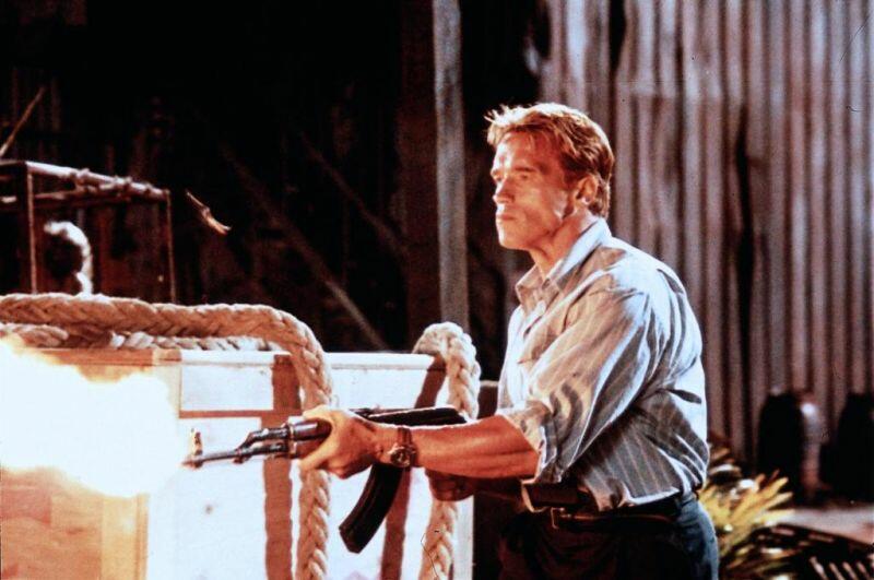 Arnold Schwarzenegger: 10 Hilariously Coolest Things That Can Only Happen In His Movies